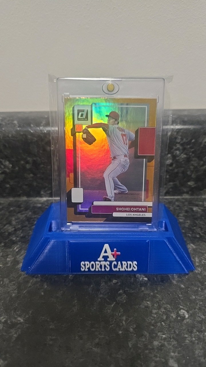 2022 Panini Donruss - Variation Shohei Ohtani #147 Holo Orange Pitching
