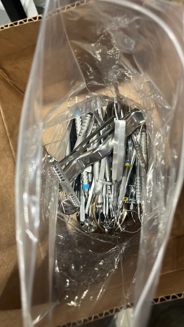Grab bag of random stainless Dental Tools (605737)