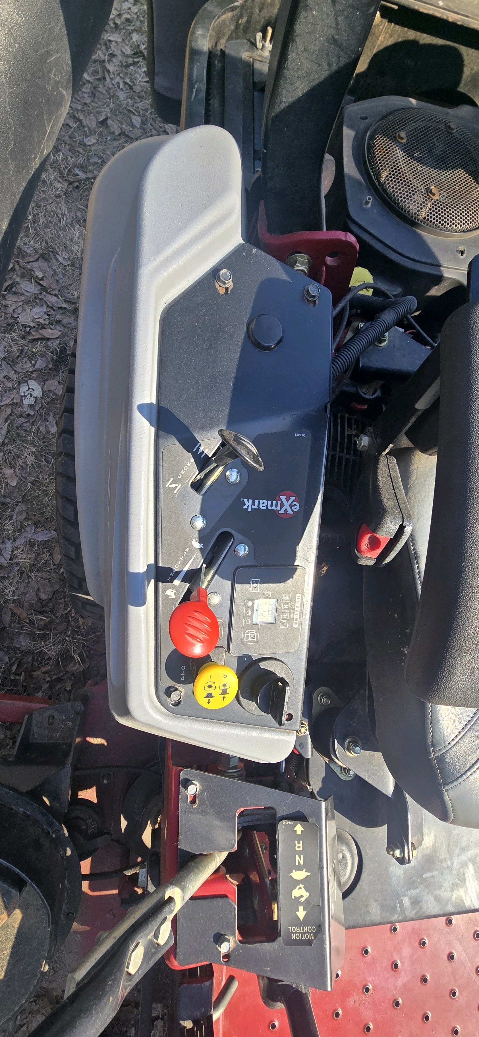 Exmark zero turn lawn mower w/bagger