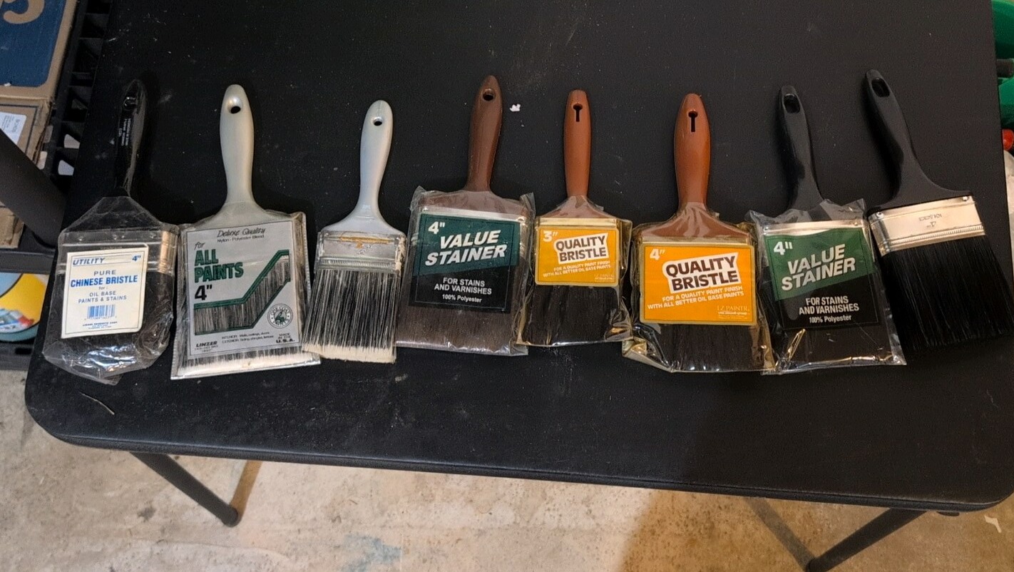 A lot of paint brushes eight in total