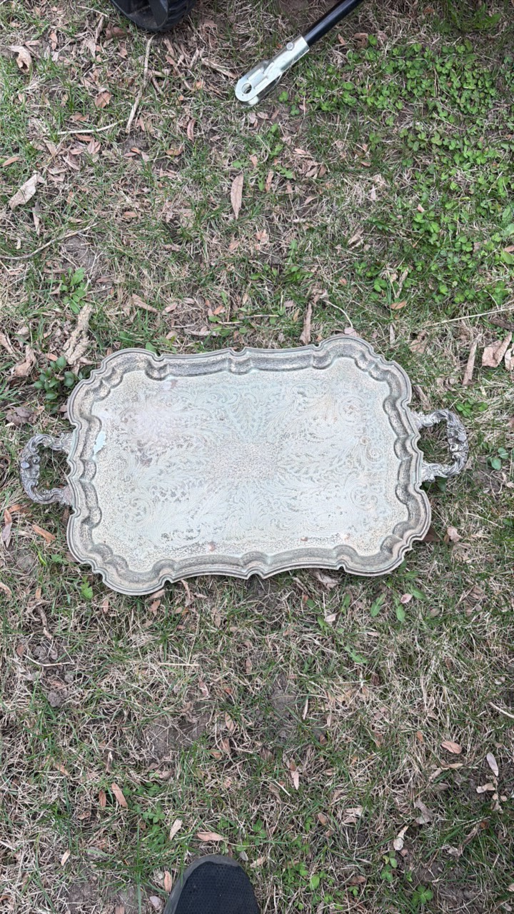 Metal serving tray