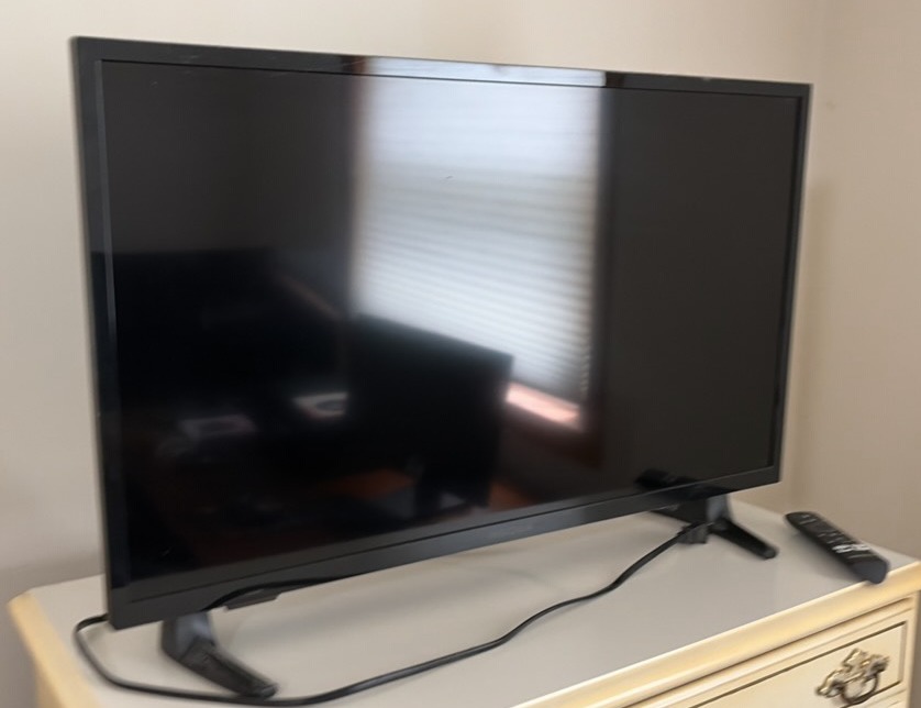 Insignia 32-inch TV