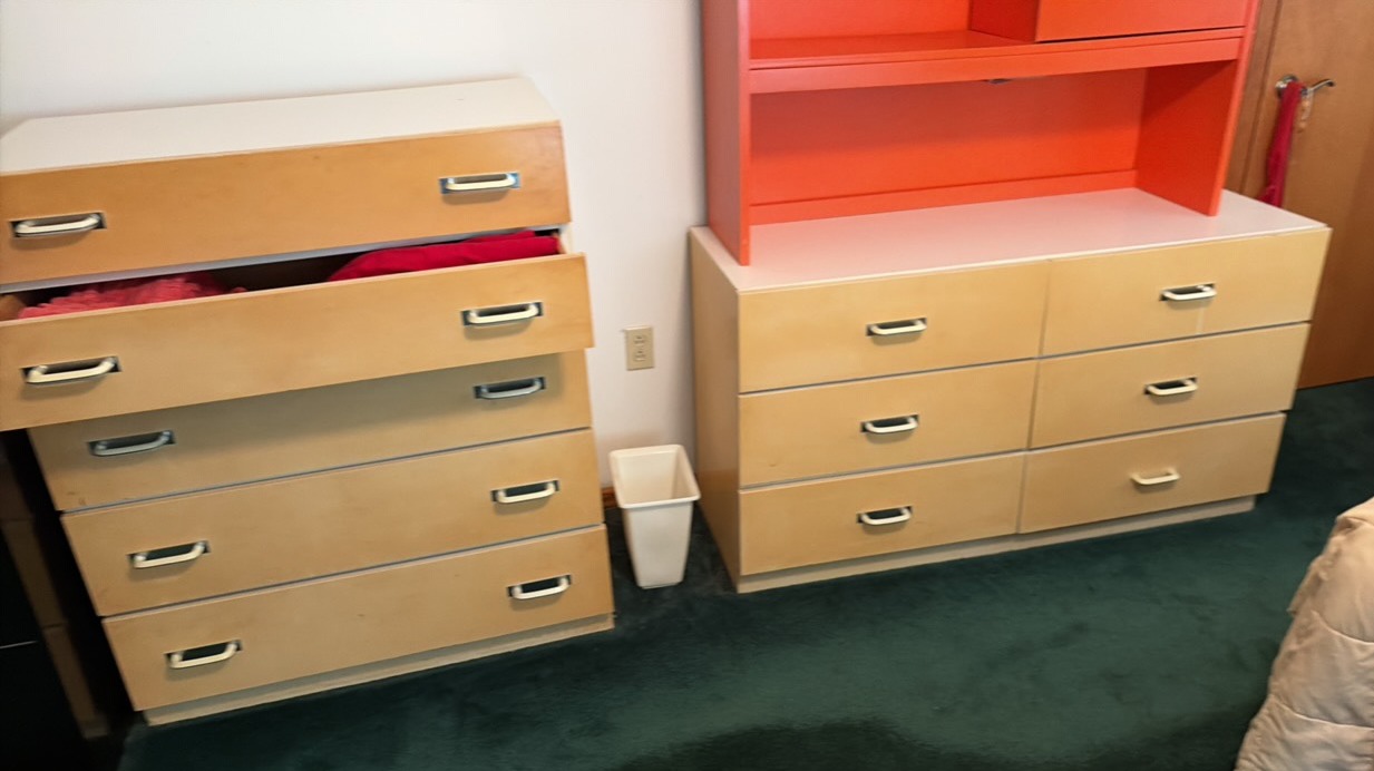 2 dresser set