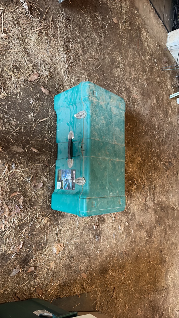 Contigo deluxe wheeled locker