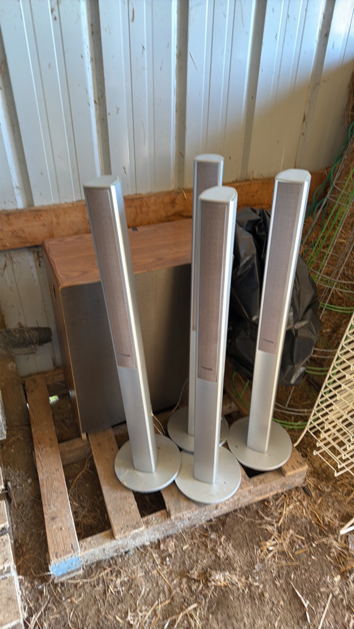 Panasonic Tower speakers 4x and Radio Set