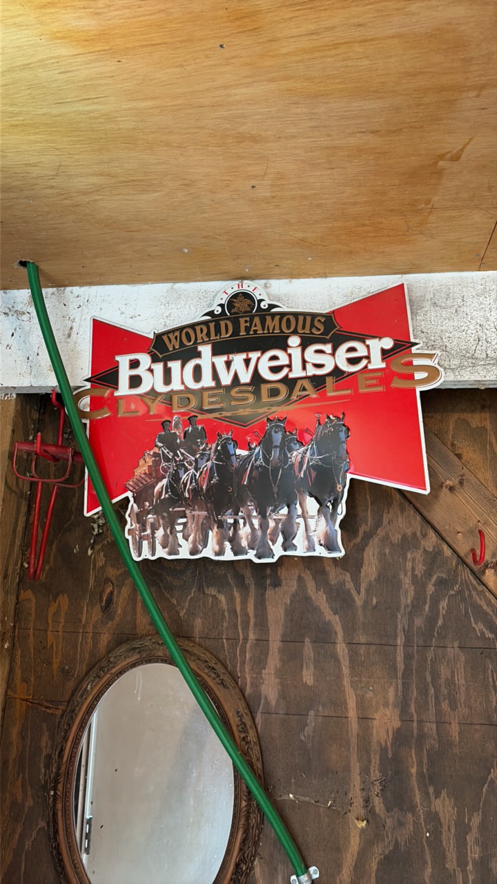 Budweiser Clydesdales sign