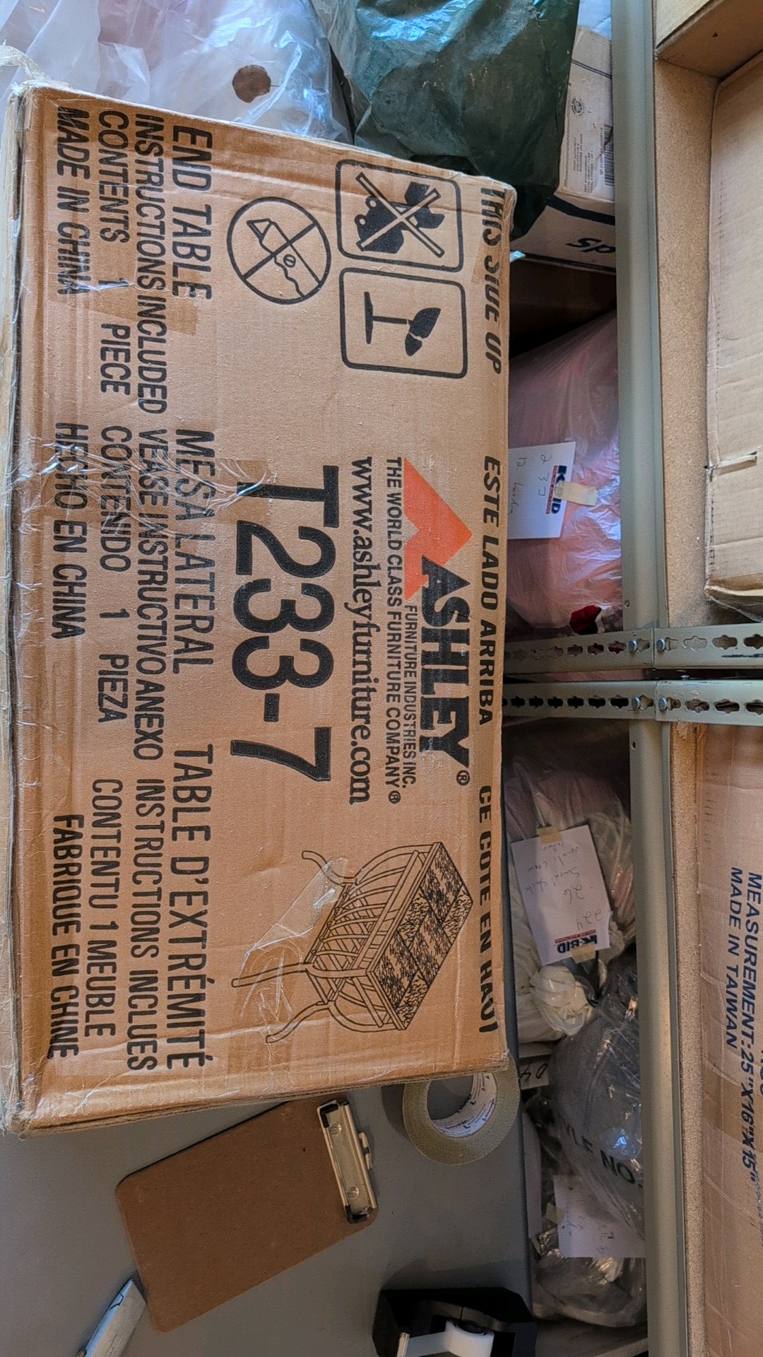 exterior table looks to be new in box never opened