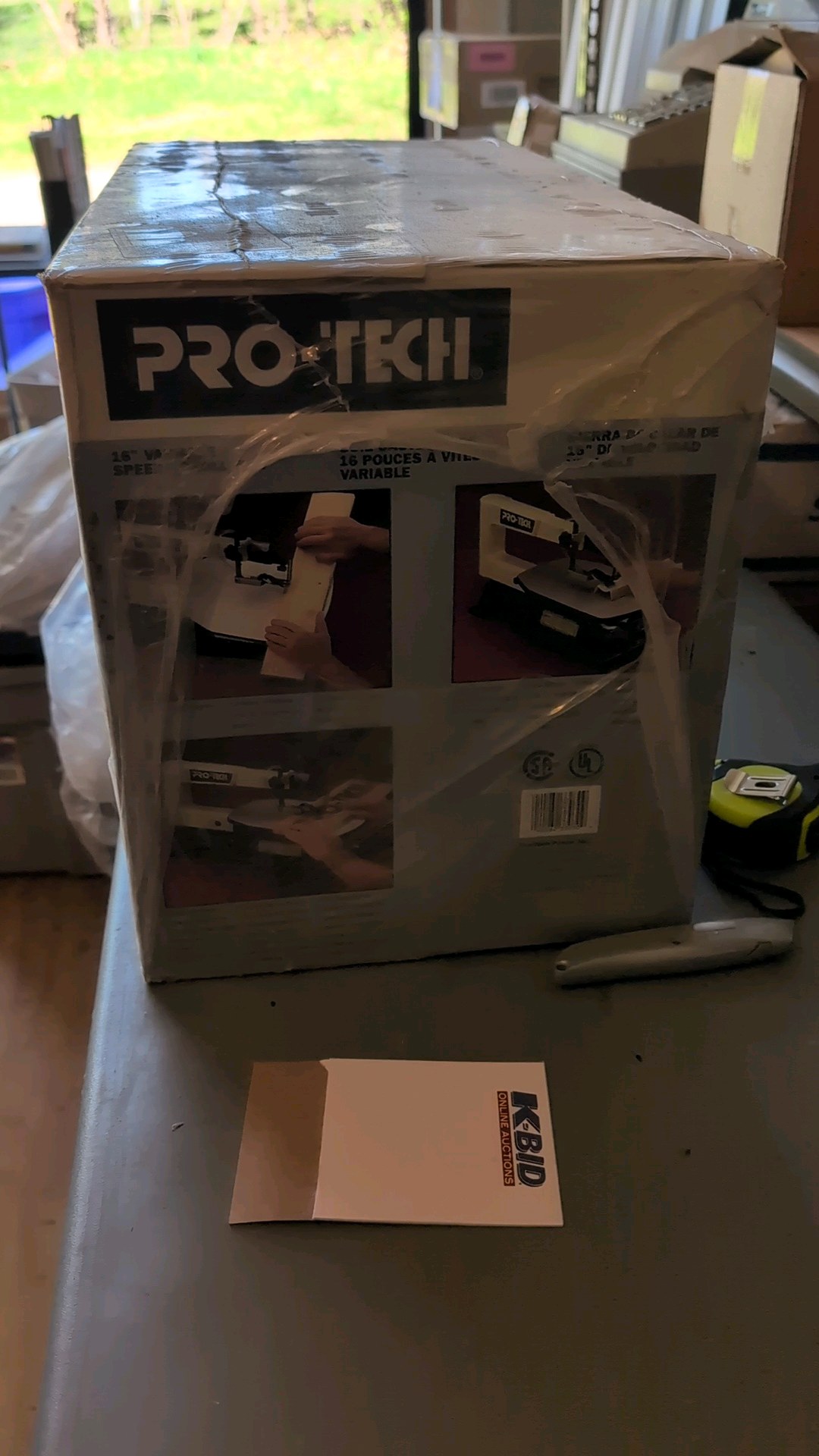 16-In variable speed scroll saw