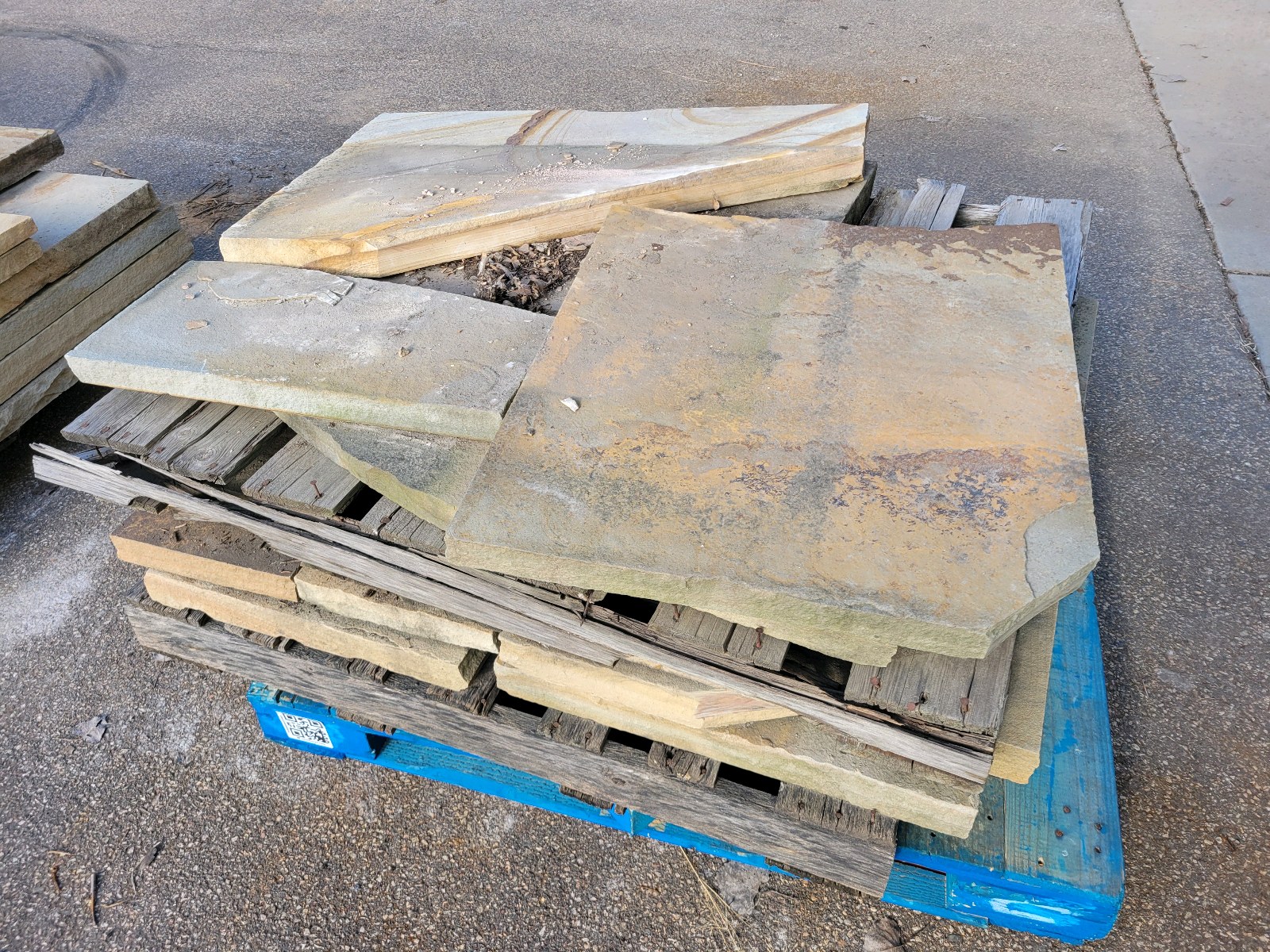 Lot of Various Architectural Pieces #17