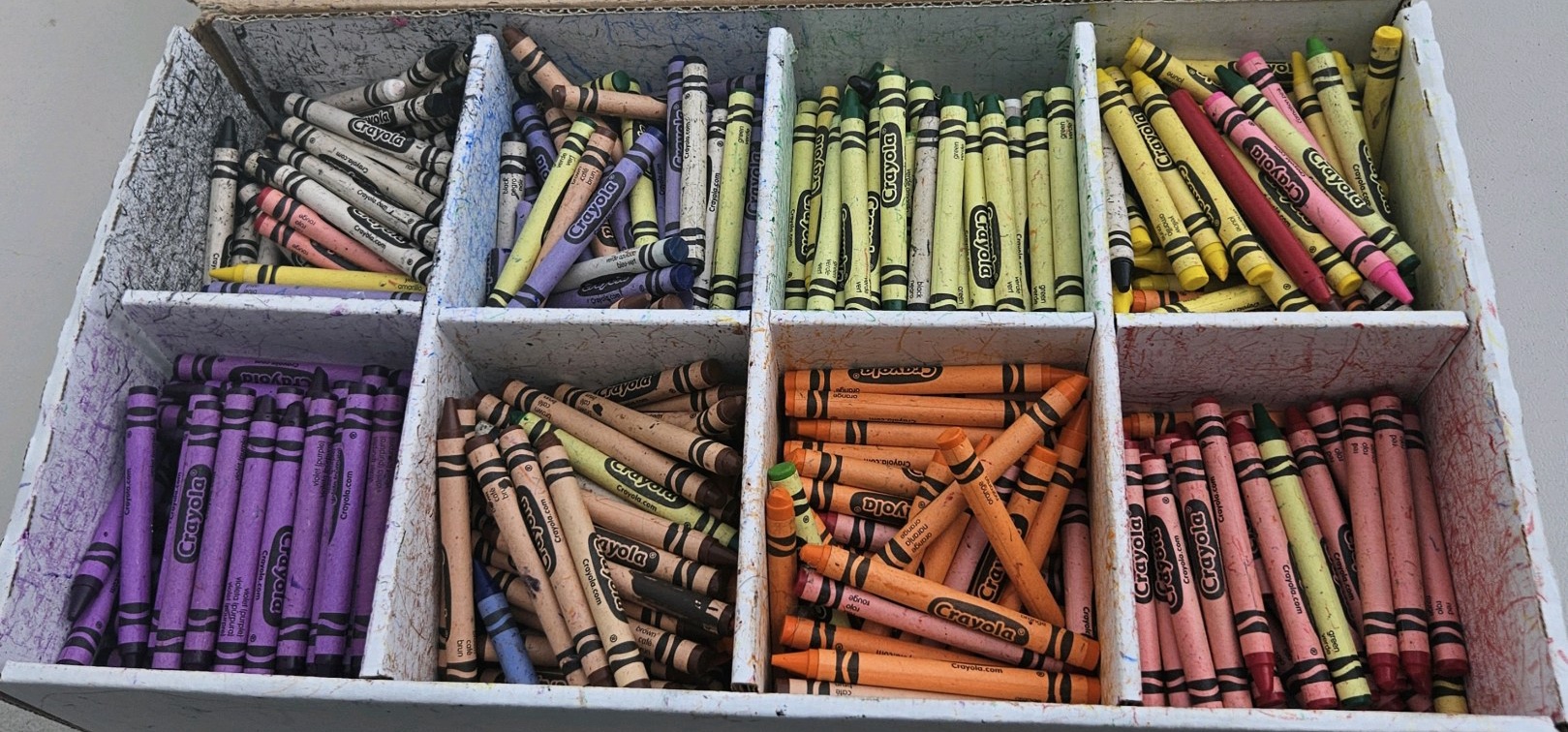 Mixed crayons