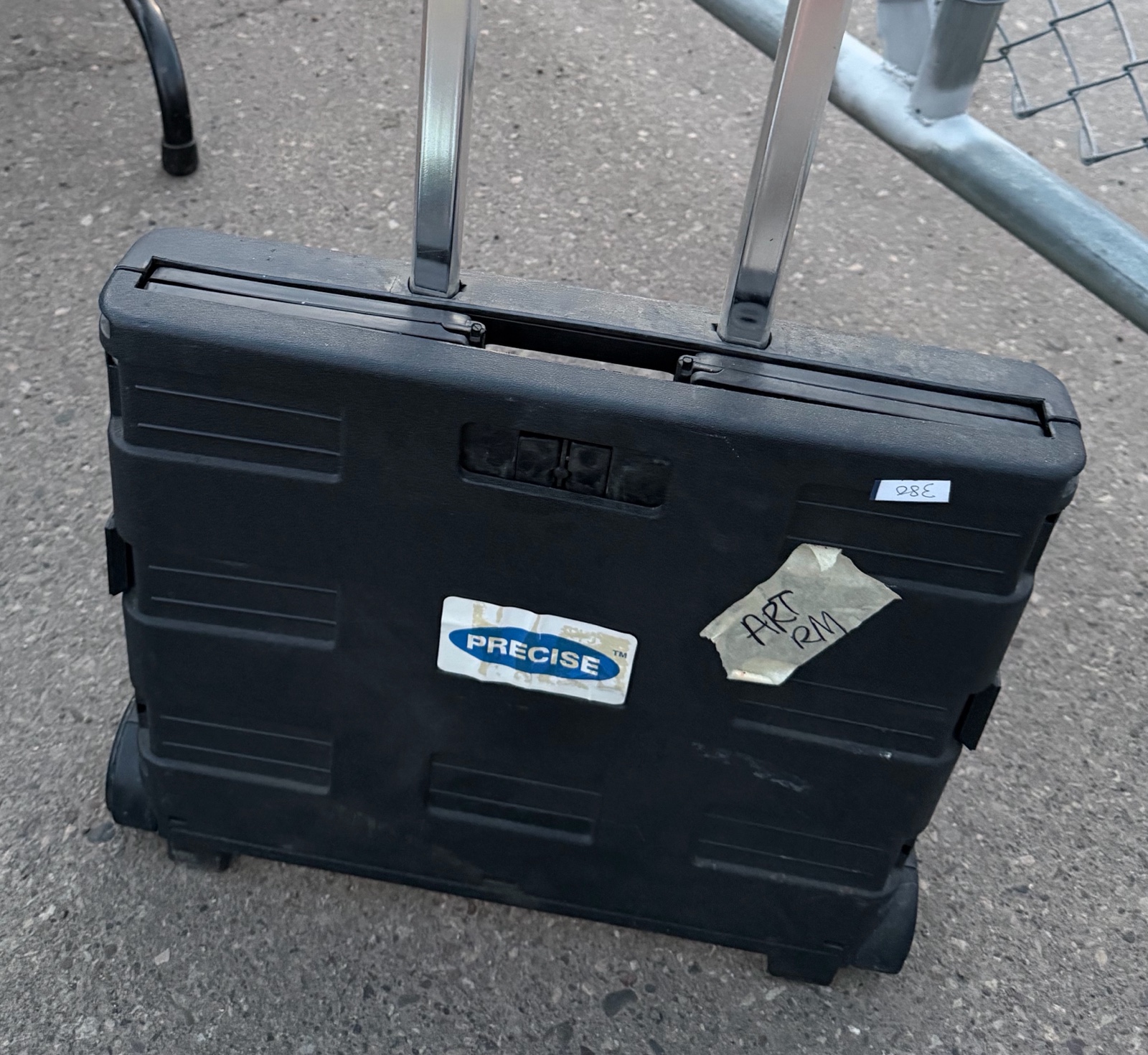 art room rolling case