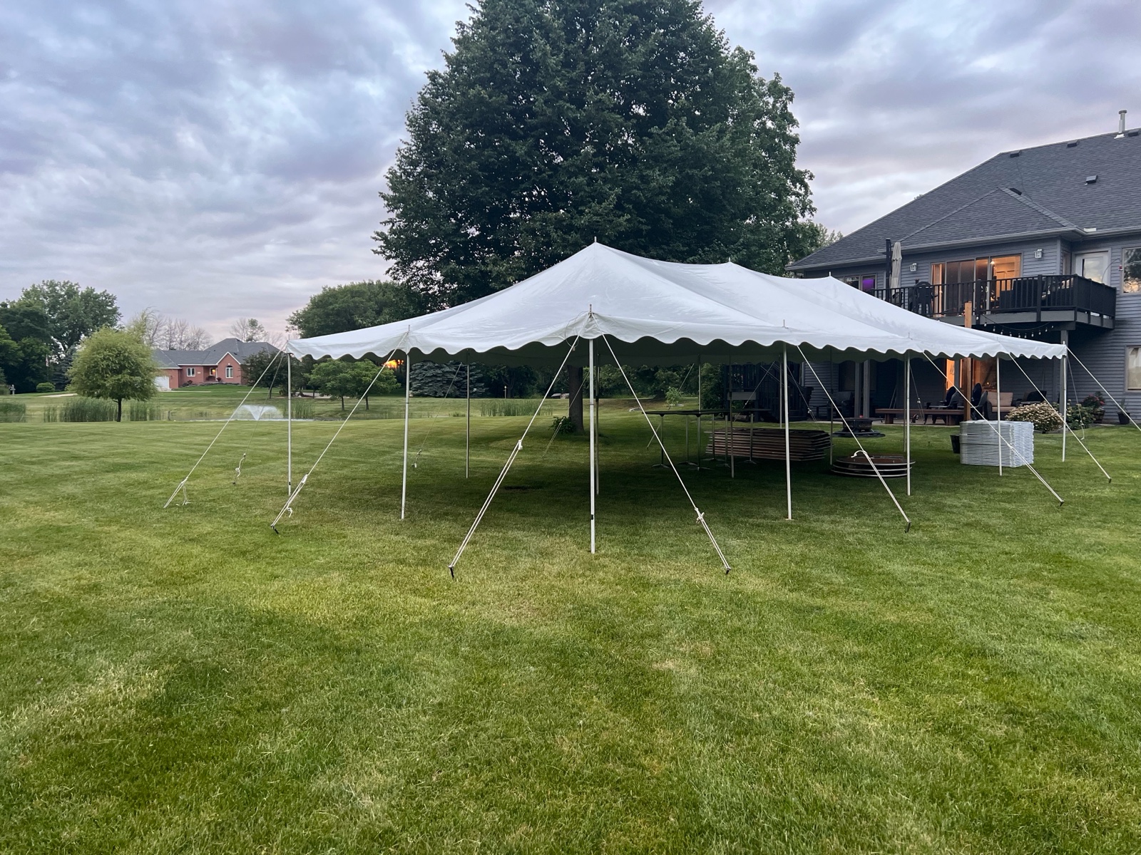 20x30 canopy Excellent condition