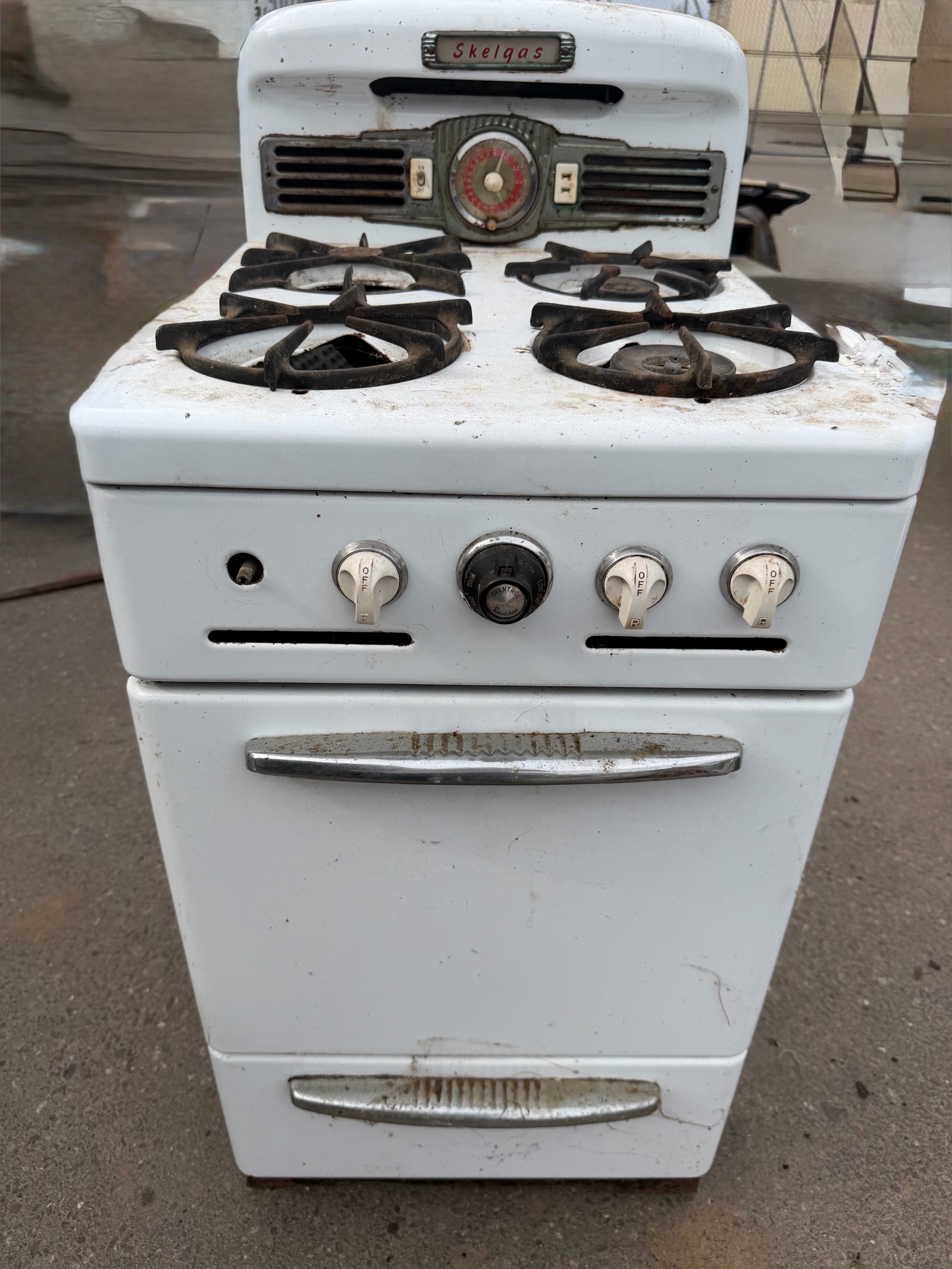 vintage 1950s  SKELGAS tapping apartment stove