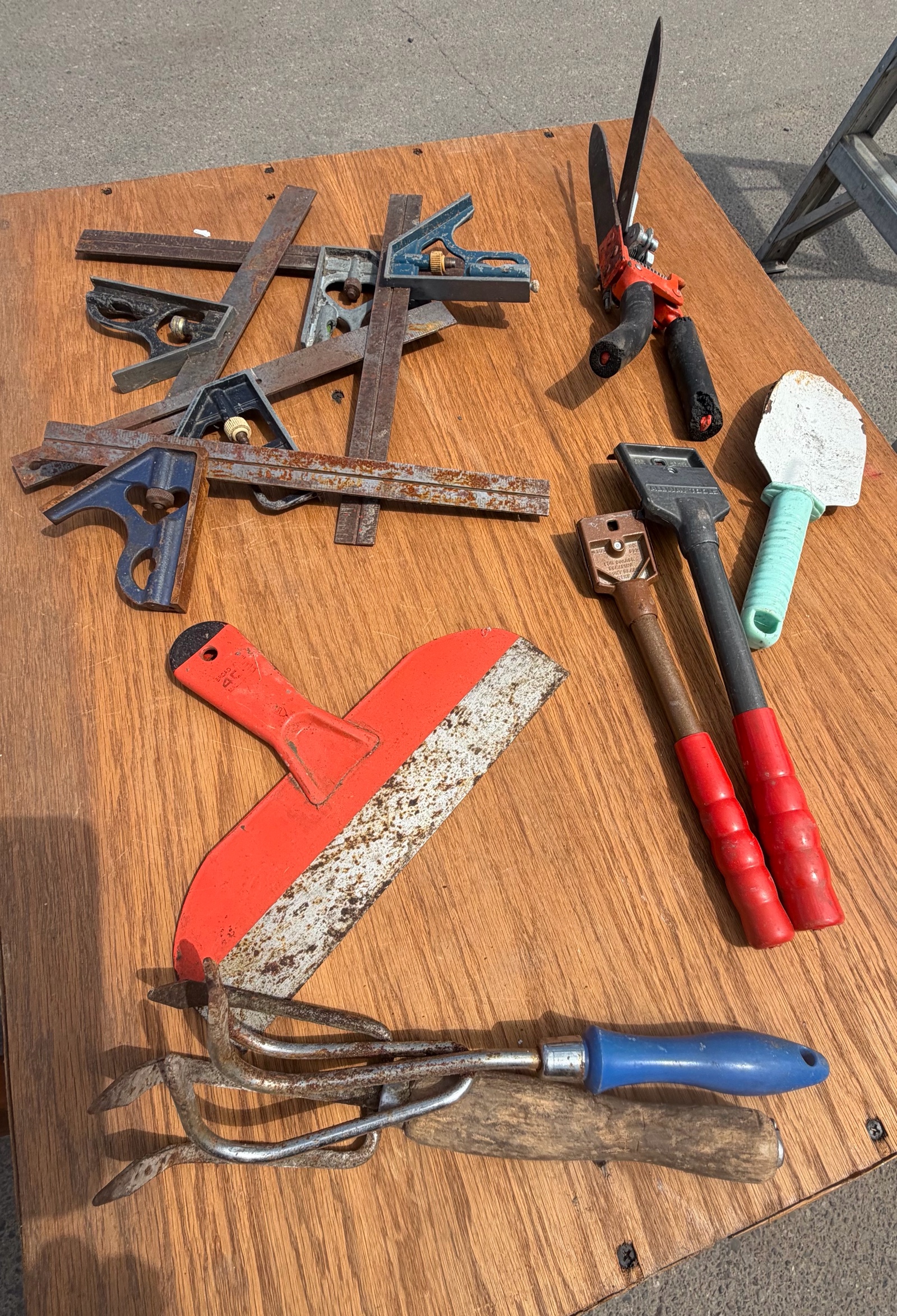 combo, squares, clippers, digging tools