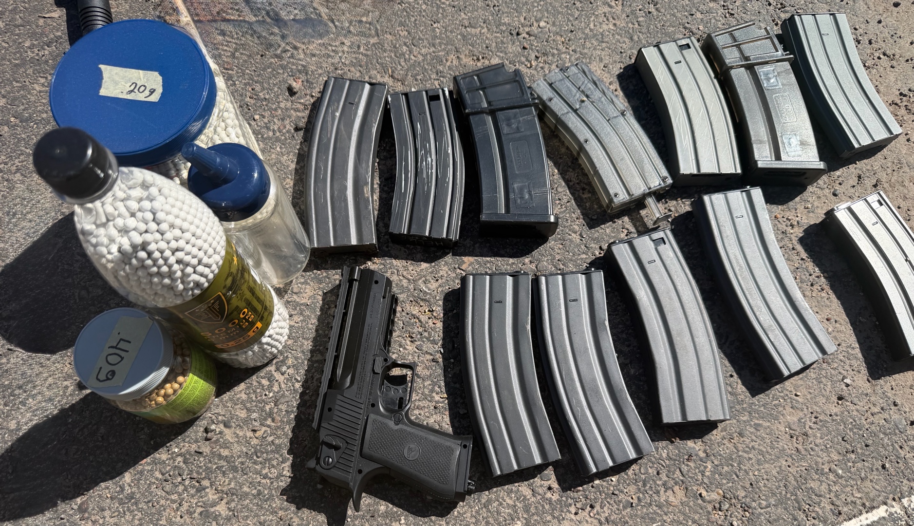 BB gun, BBs and magazines