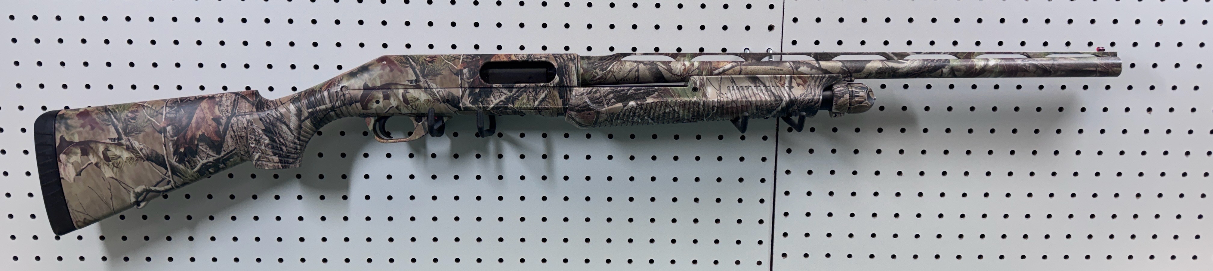 Benelli Nova Pump 12 Gauge Realtree Max APG Field Shotgun 26 Barrel 47.5 Overall