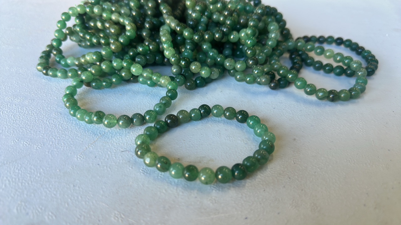 Green Aventurine 8mm Gemstones Bead Stretch Bracelet-LIGHT  (Lot 50)