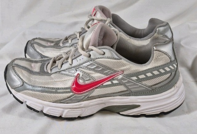 Nike P-6000 Running Shoes White Silver Red Size 8.5