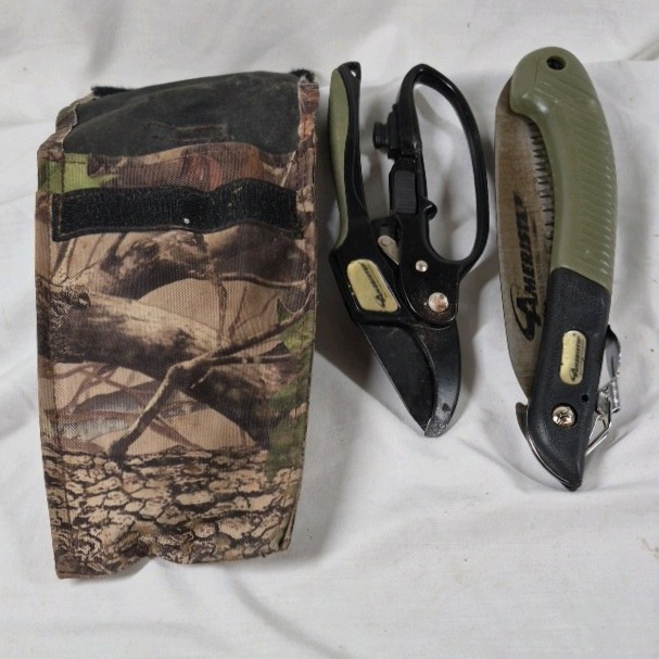 Anvil Hand Pruner Shears Lot with Camo Sheath Garden Clippers
