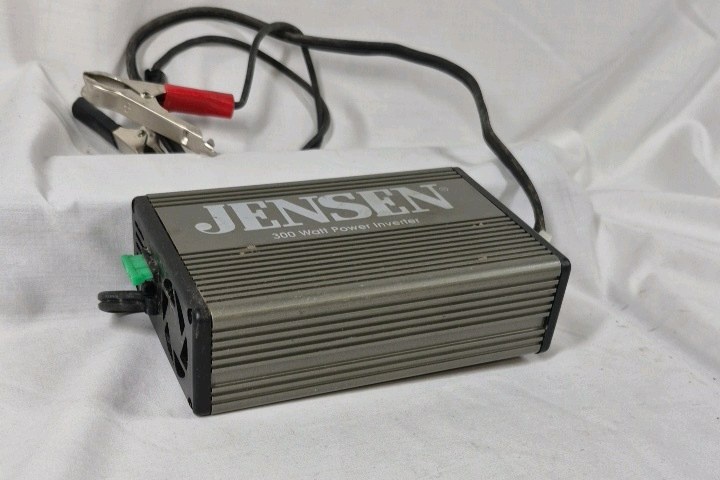Jensen 300 Watt Power Inverter  Automotive DC to AC Converter
