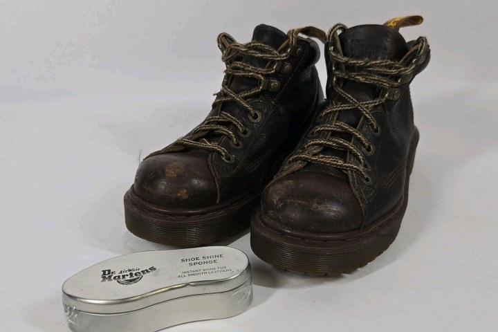 Dr. Martens AirWair Brown Leather Ankle Boots Size 7 w Shoe Shine Sponge
