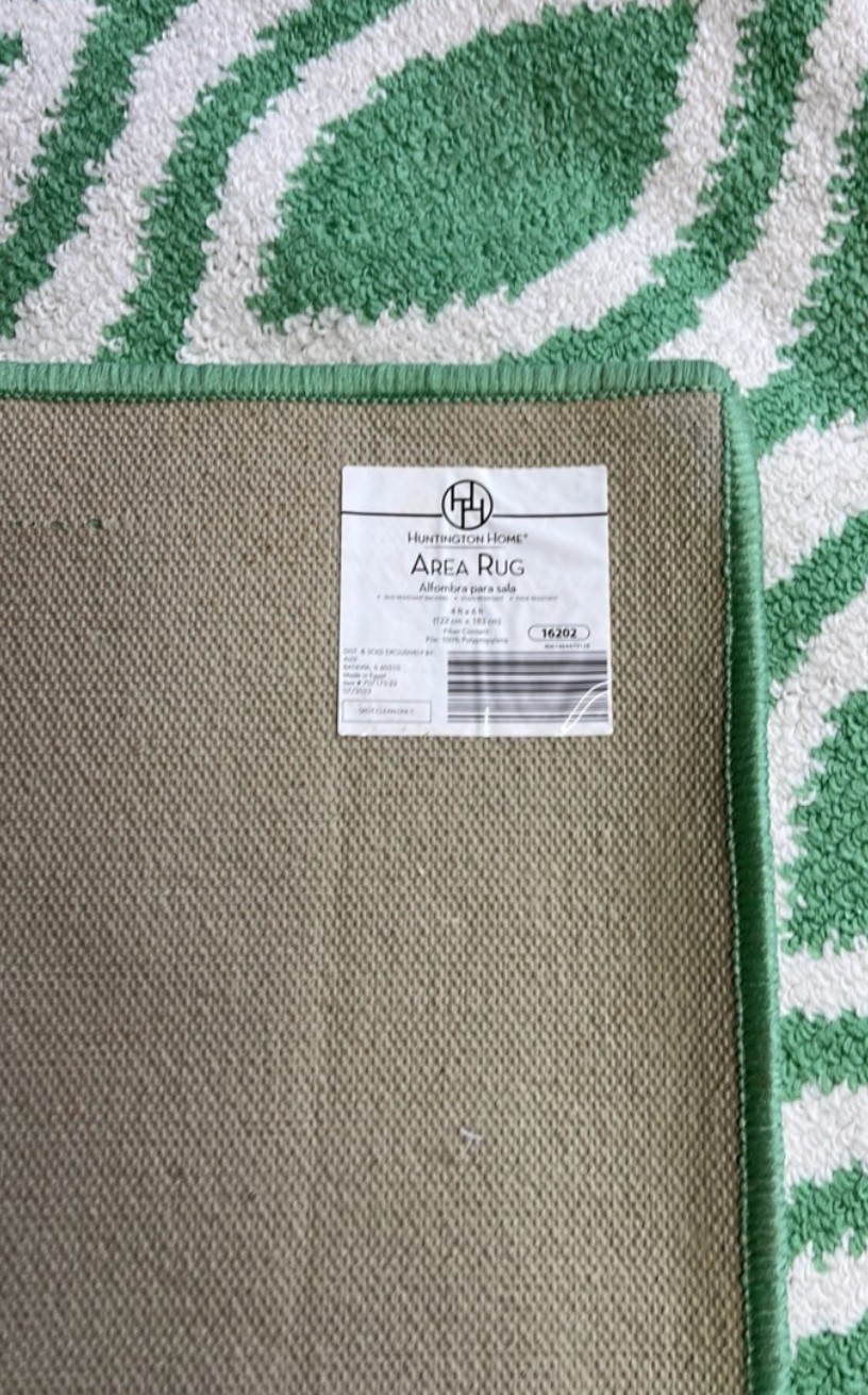 Huntington Home Area Rug Green White Geometric Pattern Accent Floor Rug