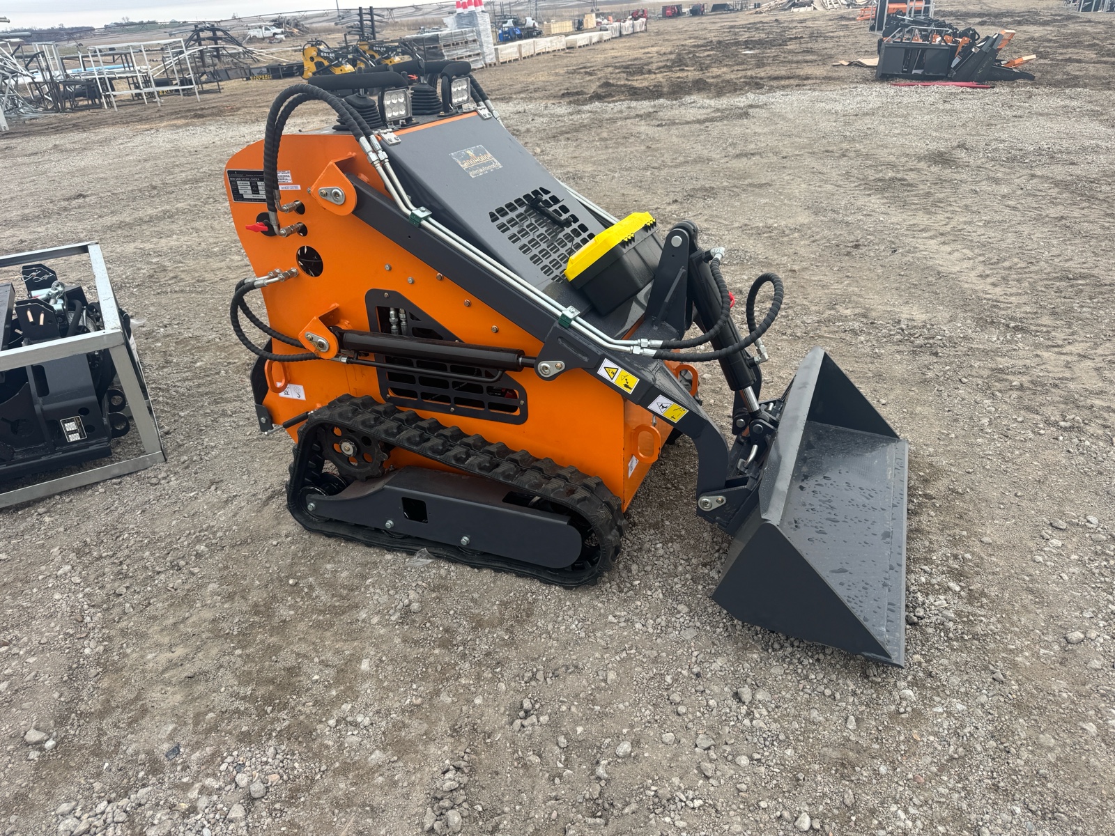 Mini Skid Steer Loader  LandHonor  2026  Unused  LHR-ME380X1
