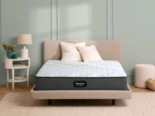 Bundle* Beautyrest PressureSmart Mattress - Firm - Queen - $1549.99 MSRP + Pillow and Mattress Protector