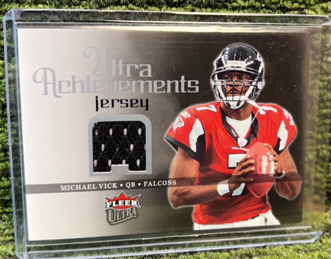 2006 Fleer Ultra Michael Vick Ultra Achievements GU Jersey Relic Falcons Patch
