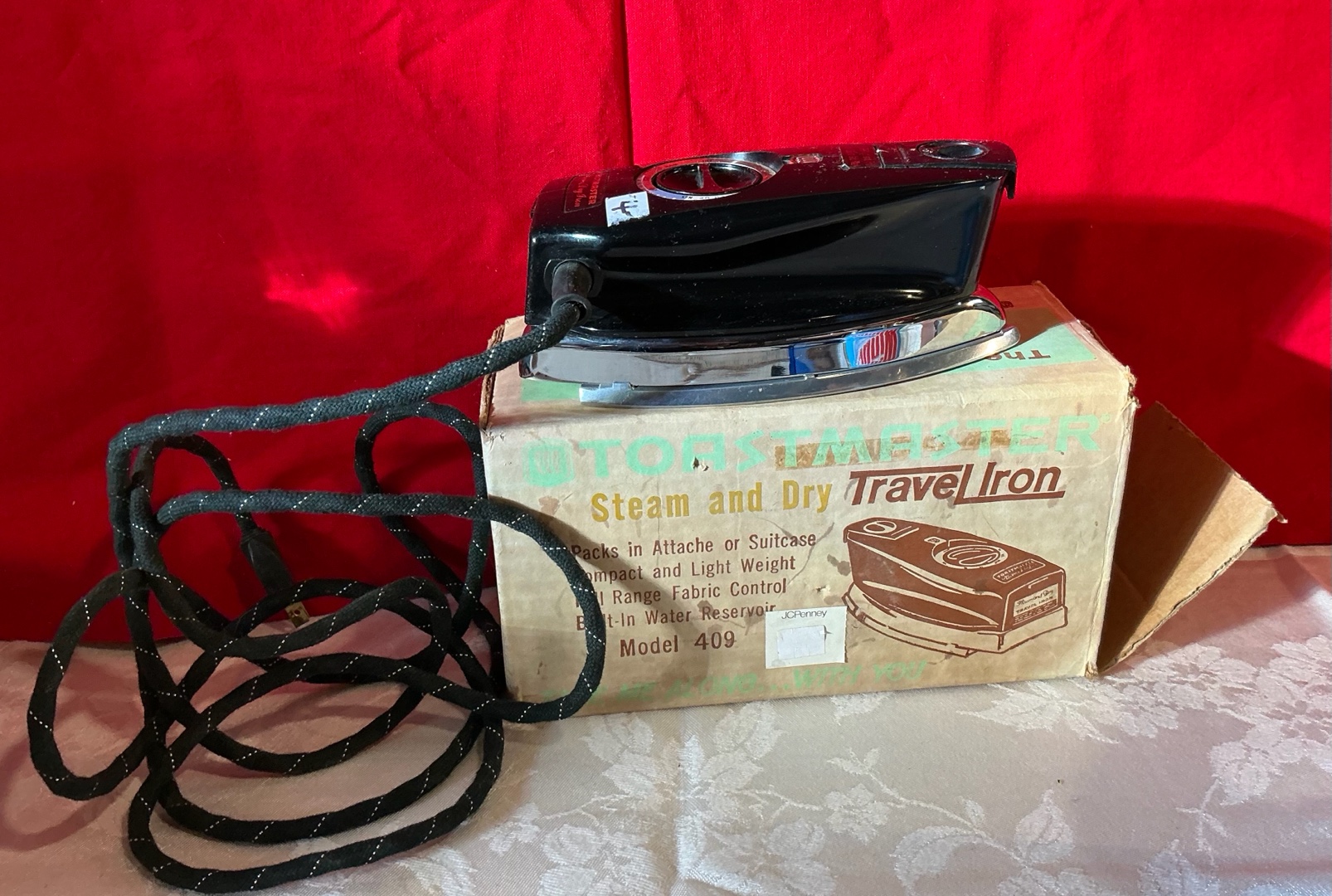 Vintage Toastmaster steam and dry travel iron Model 409