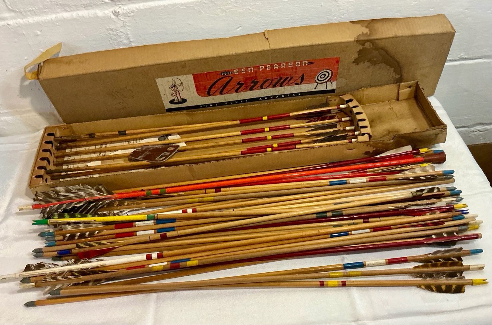 Vintage ben Pearson toy feathered wood arrows