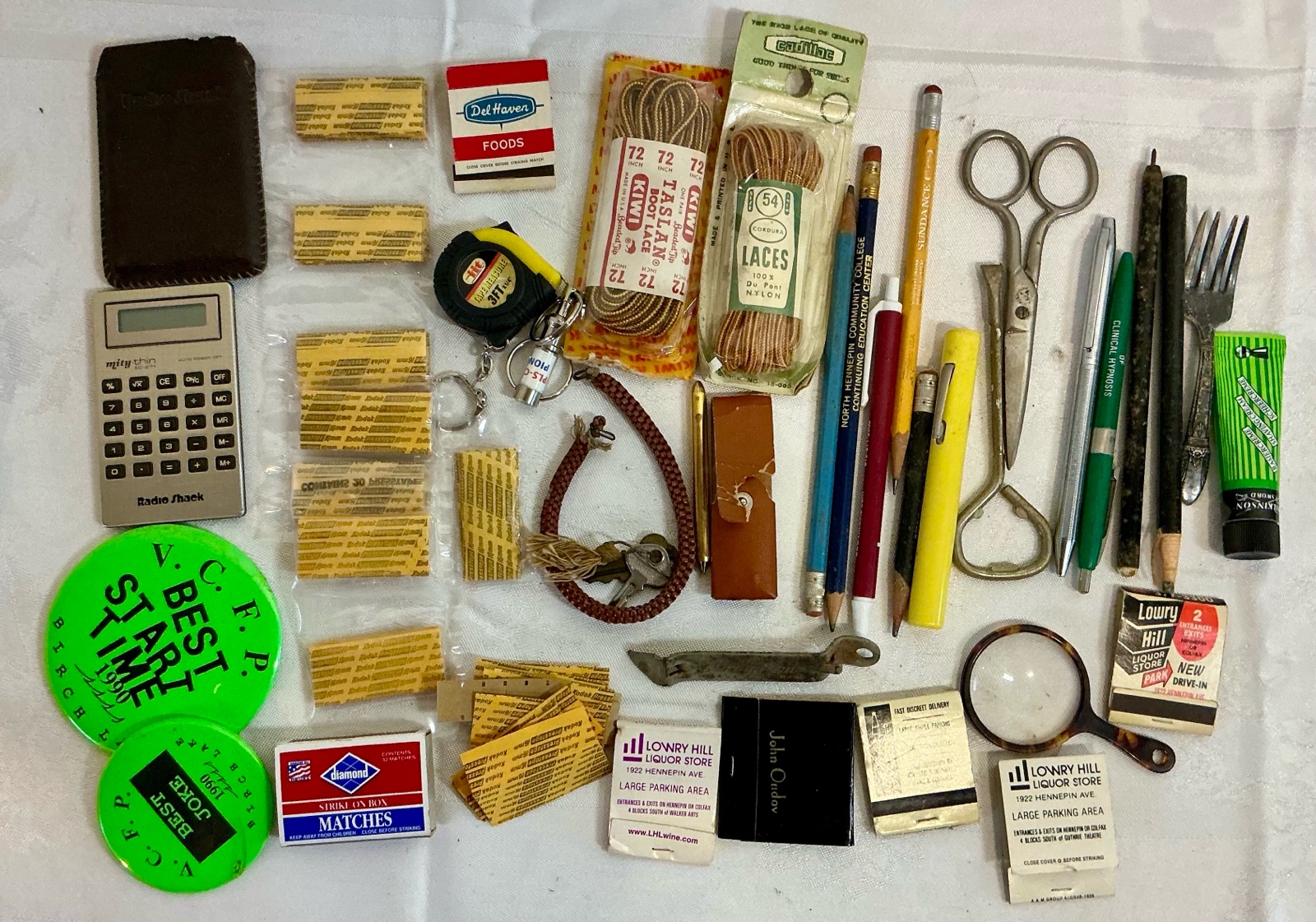 Vintage group of junk drawer stuff