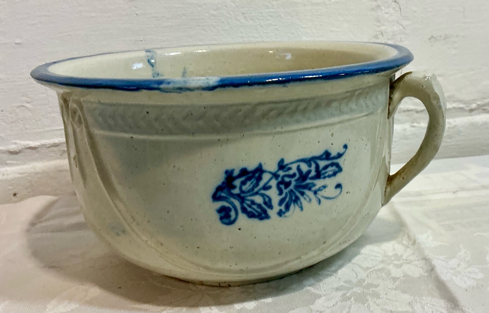 Pottery spitoon handled bowl blue and white