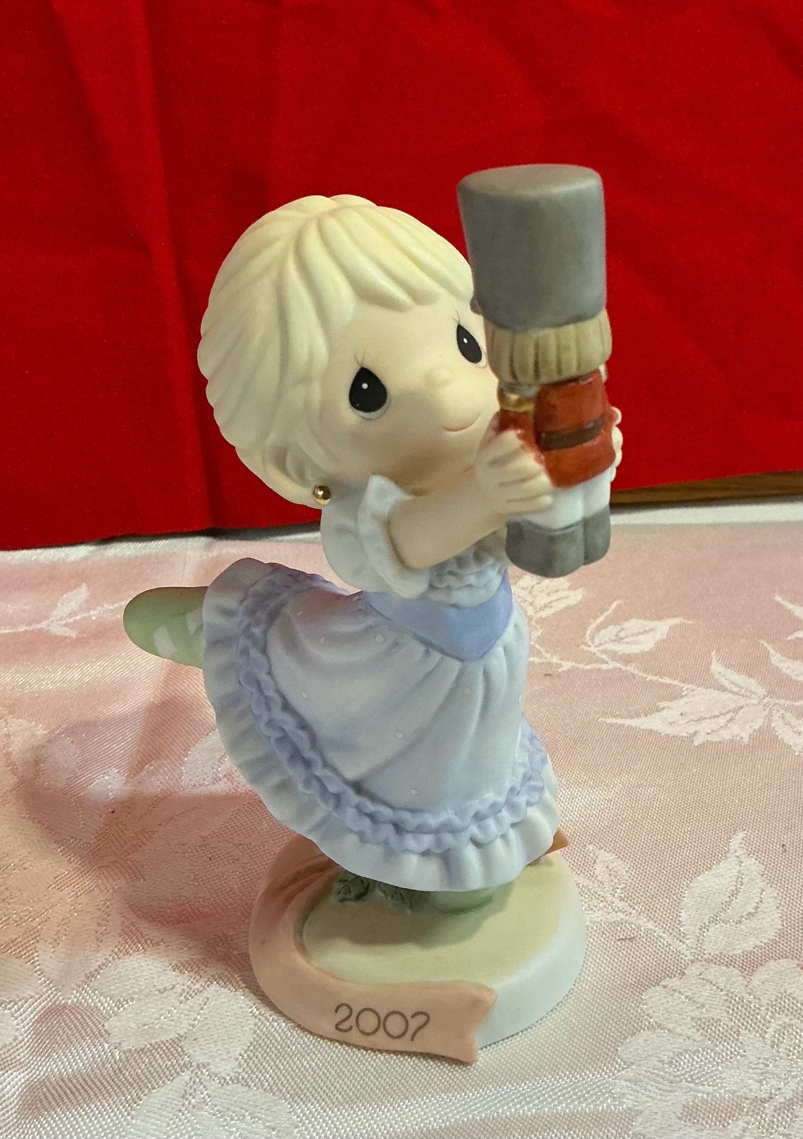 Precious moments 2007 Dancing for joy on Christmas morning number 710001