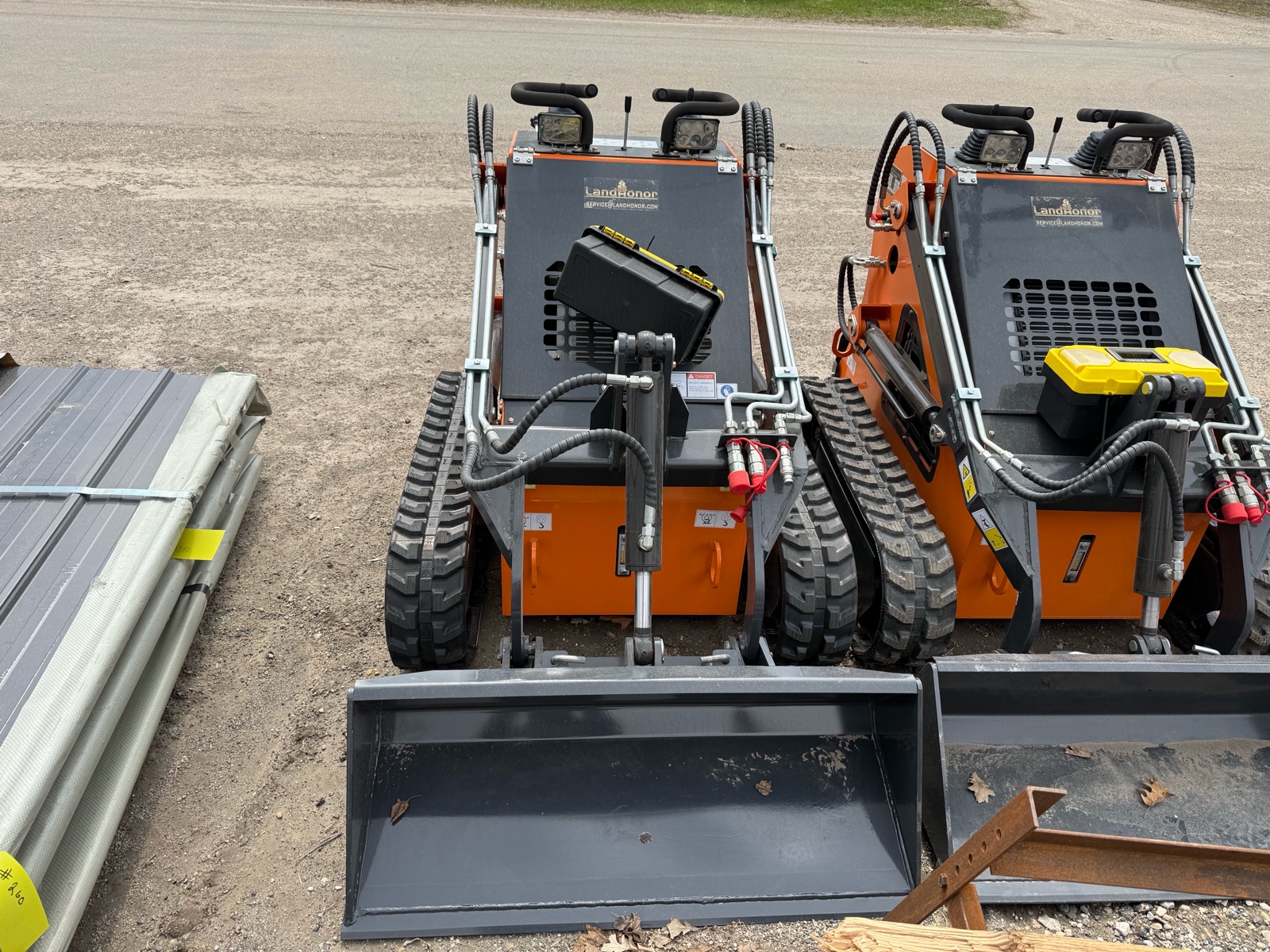 Landhonor Mini Skid Steer ME-380X1