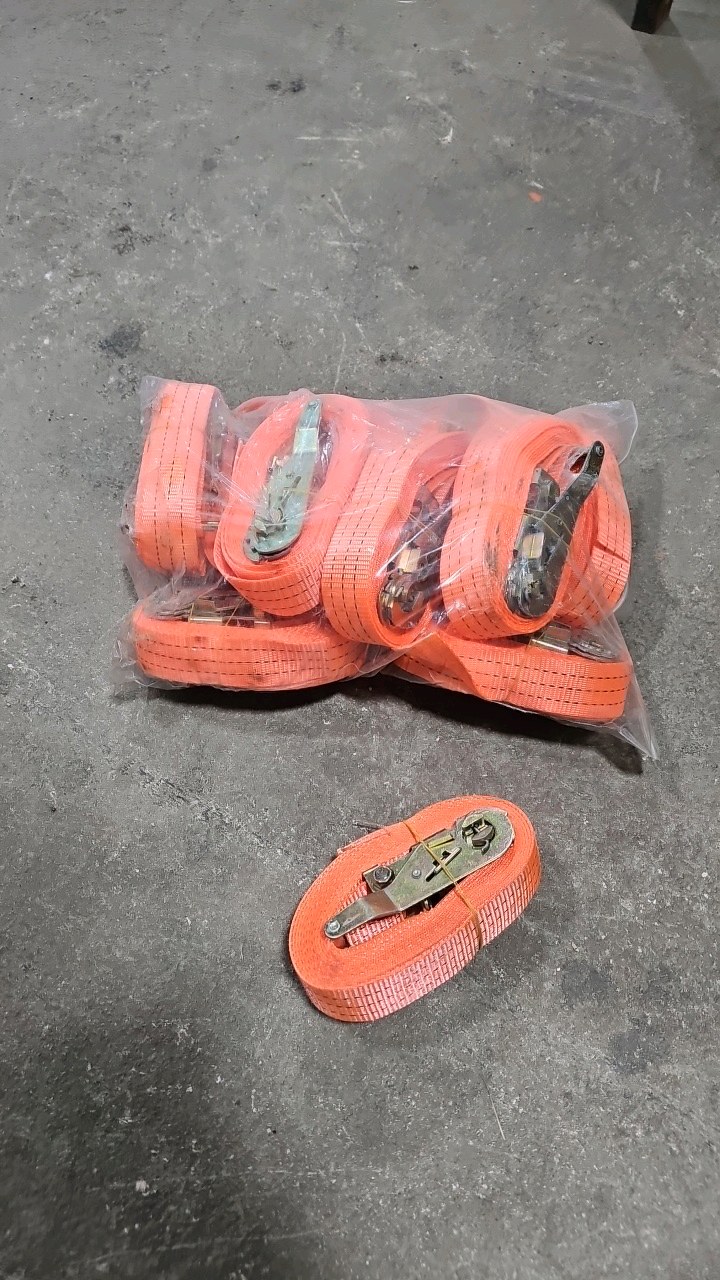Wide Ratch Straps - Orange Aprox 40 quanity