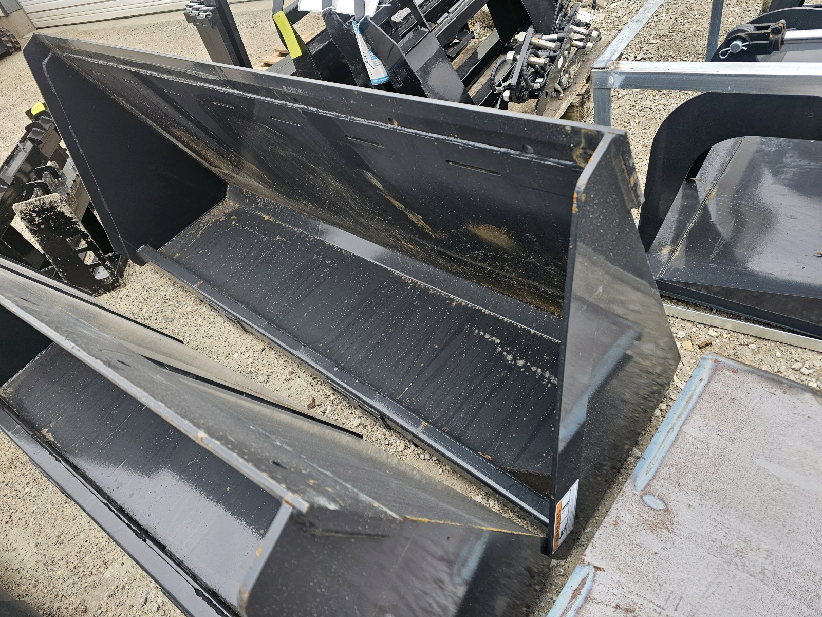 2026 Unused WOLVERINE Track Duty Bucket LPB-11-72W