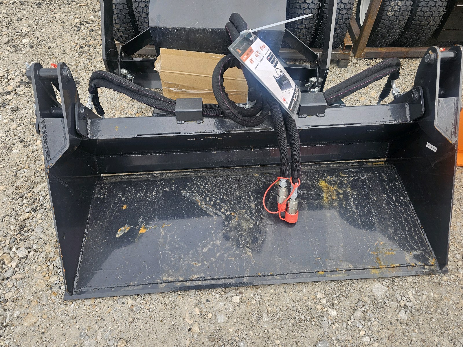 2026 Unused WOLVERINE Mini Combination Bucket MCB-11-48W