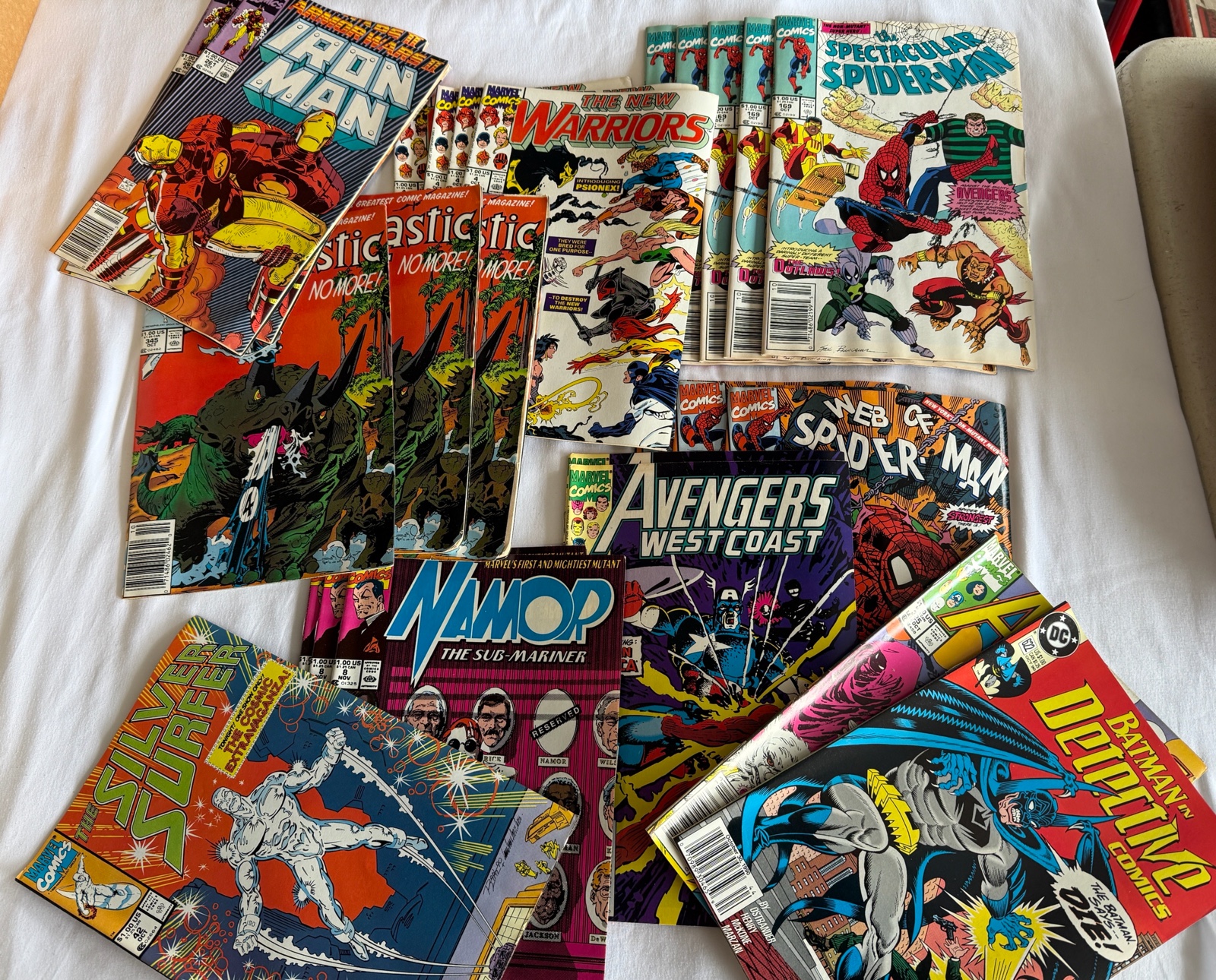 25 Comic Book Lot - Vintage Marvel  DC - Batman, Spiderman, Avengers, Silver Surfer, Iron Man, Fantastic Four, and More