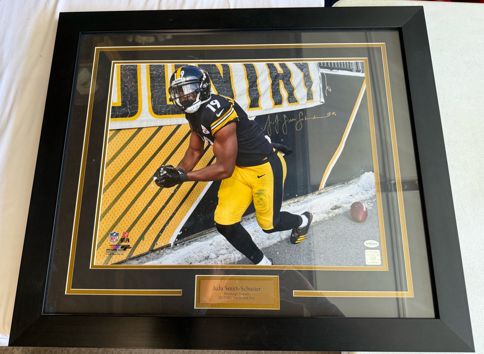 JuJu Smith-Schuster Autographed wCOA LARGE Custom Framed and Matted Photo w Plaque