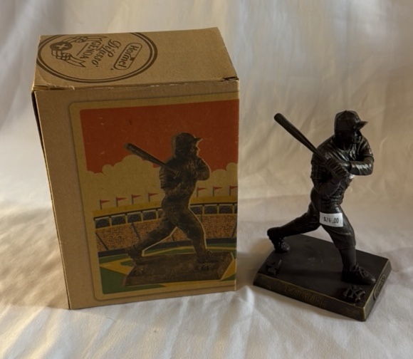 Lou Gehrig Baseball Statue Figure - in box