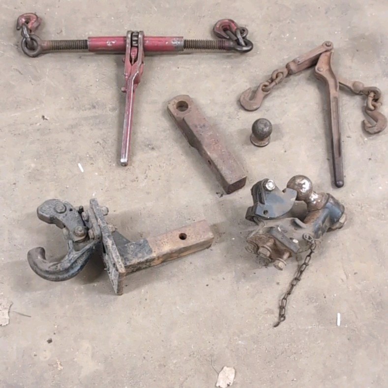 (2) Ratchet load binders hitch pieces