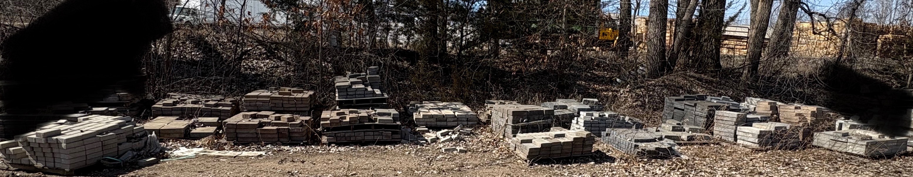 (20) pallets of Pavers