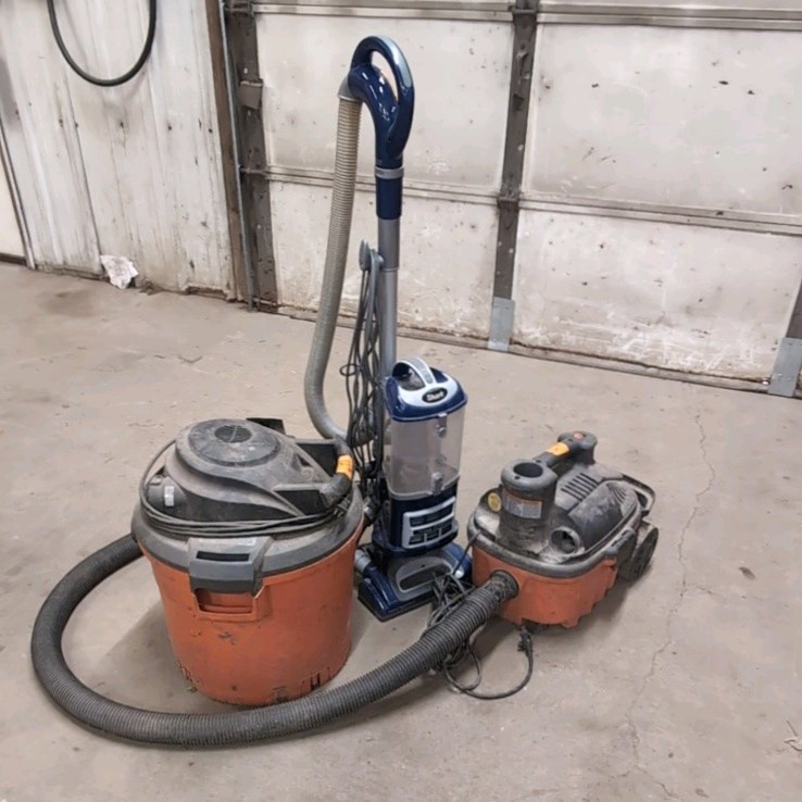 Shark Navigator Deluxe upright vacuum NV360 (2) shop vacs