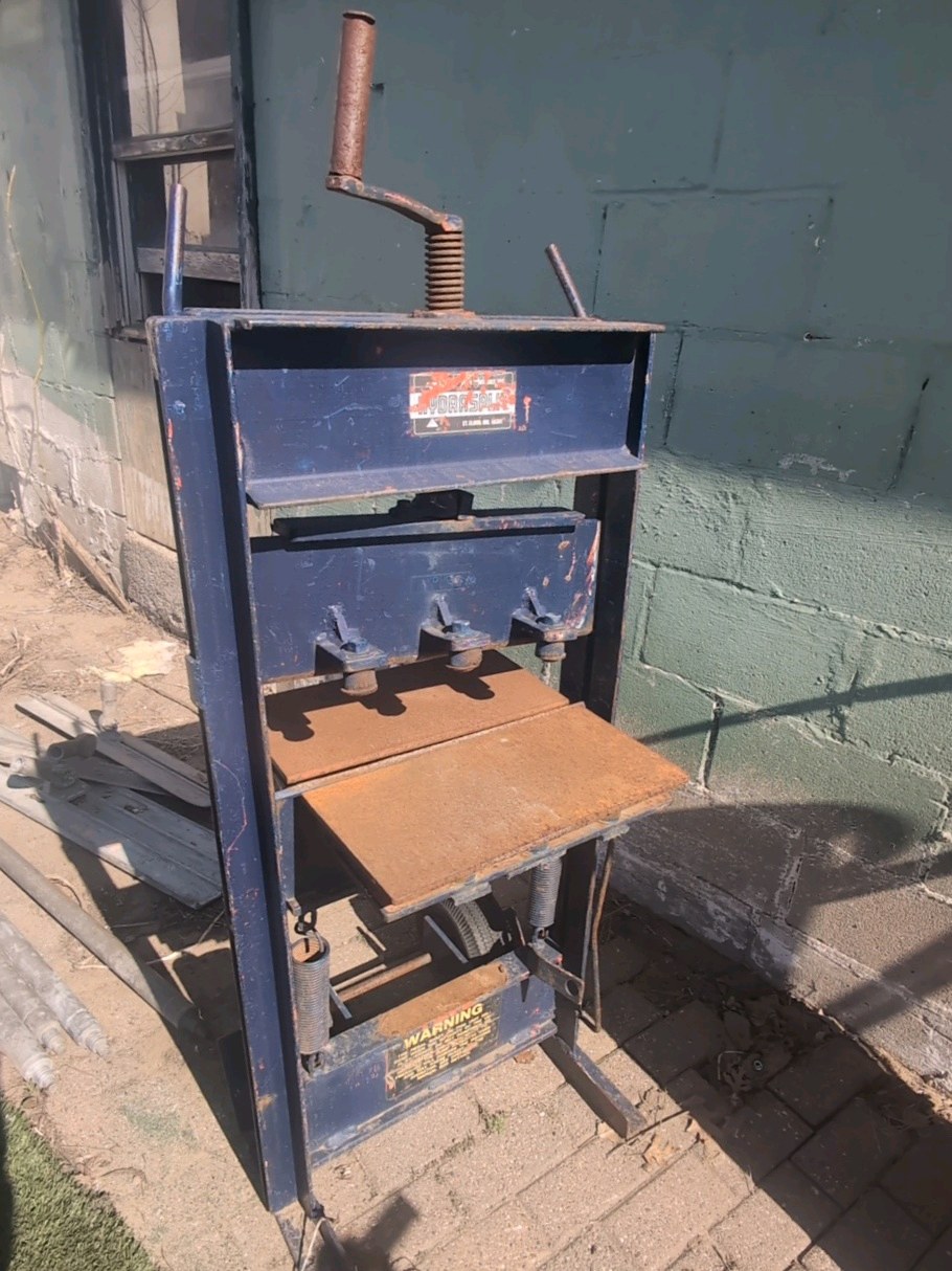 Hydrasplit Rock splitter.