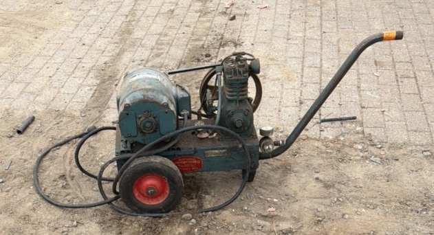 Vintage Quincy X8 air compressor