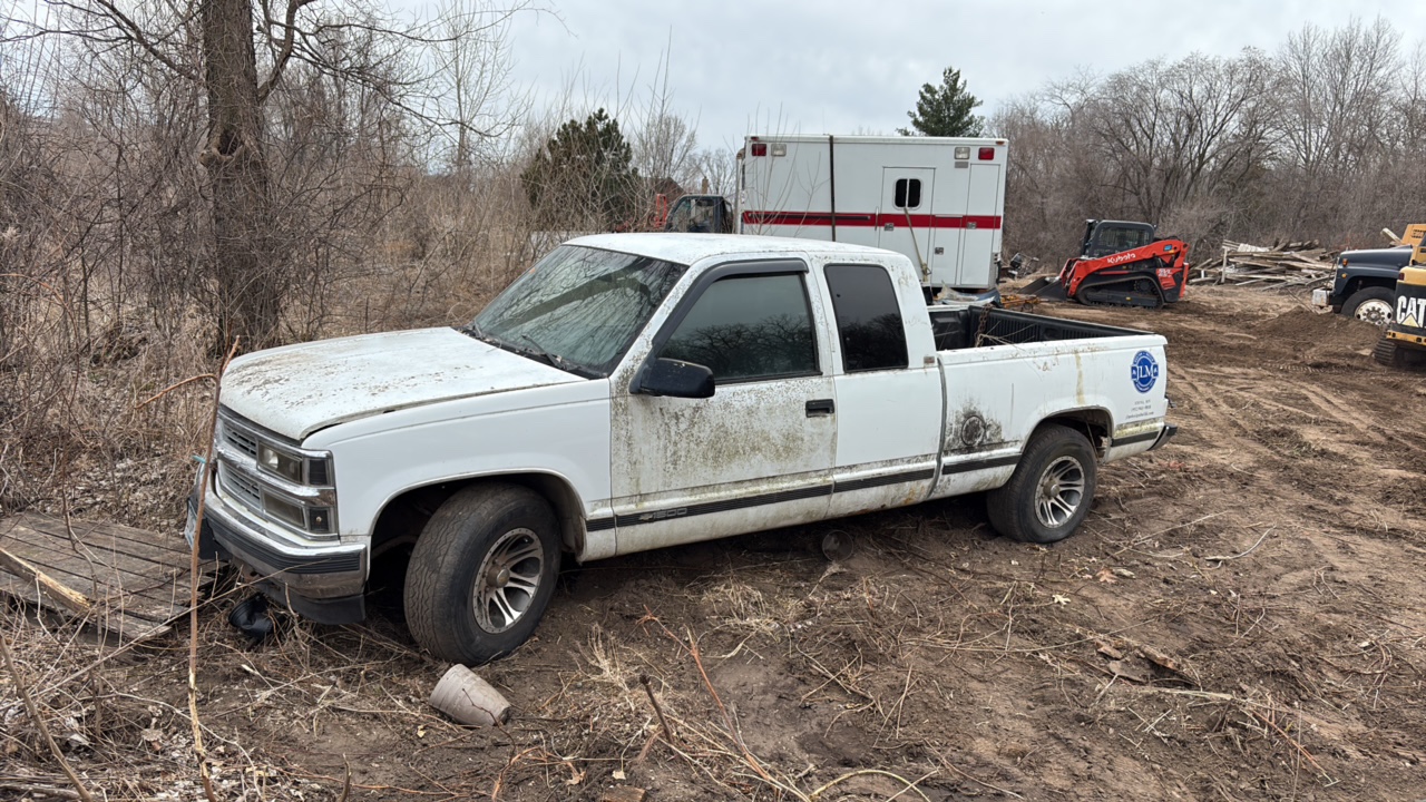 1995 Chevy 1500 PICKUP TRUCK