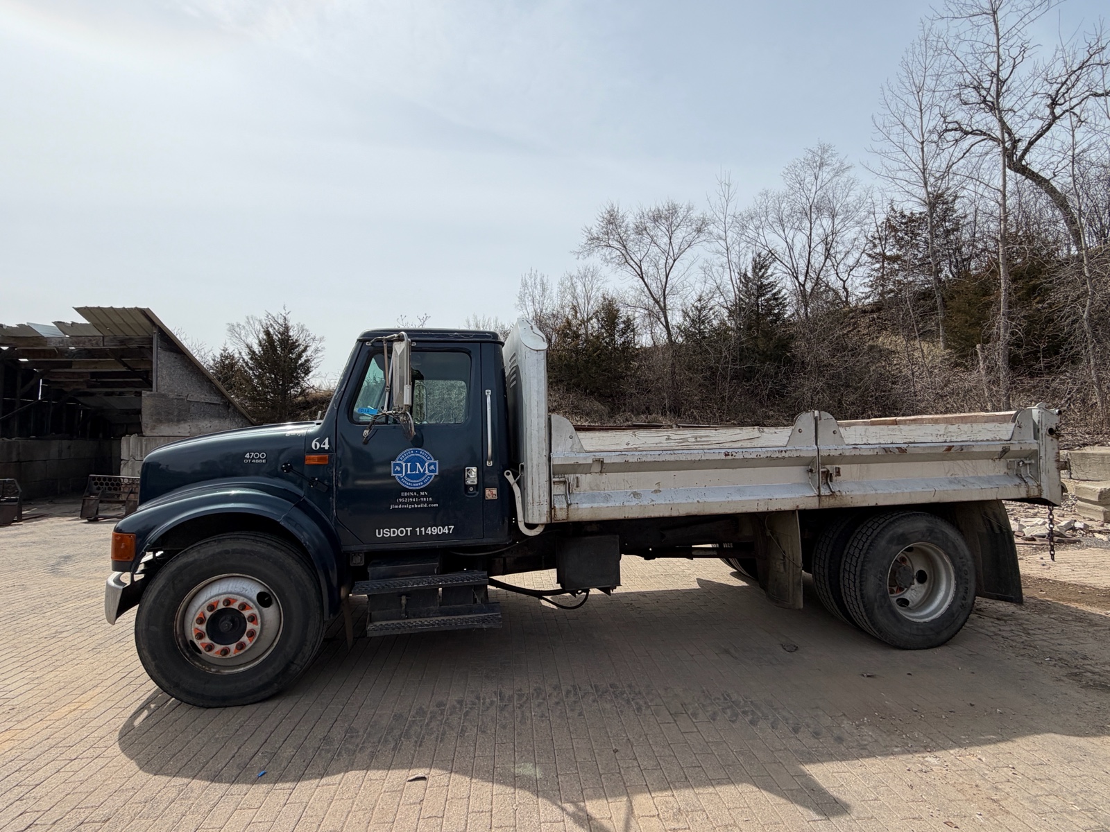 2001 Intl 4700 dump truck DT466E diesel engine