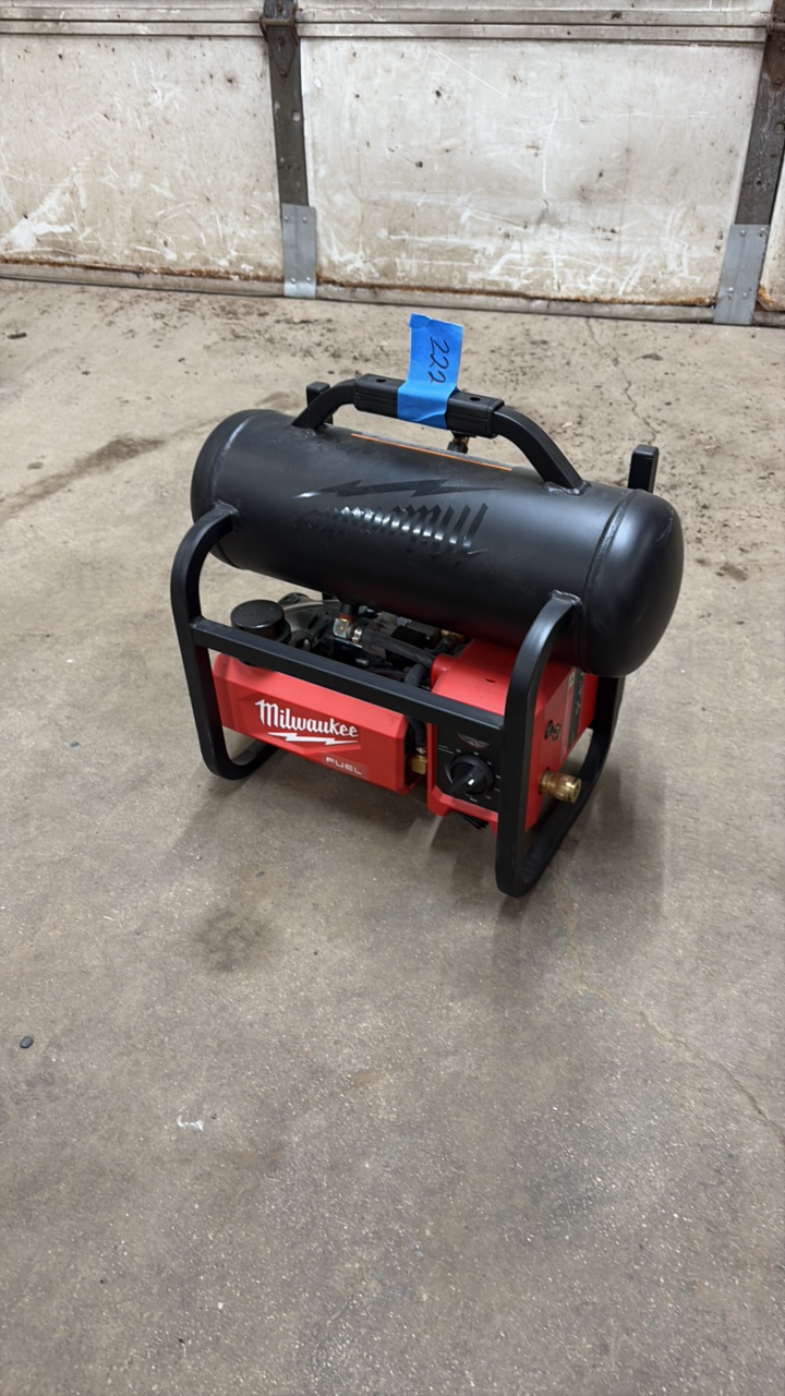 Milwaukee M18 Fuel Compact Quiet compressor