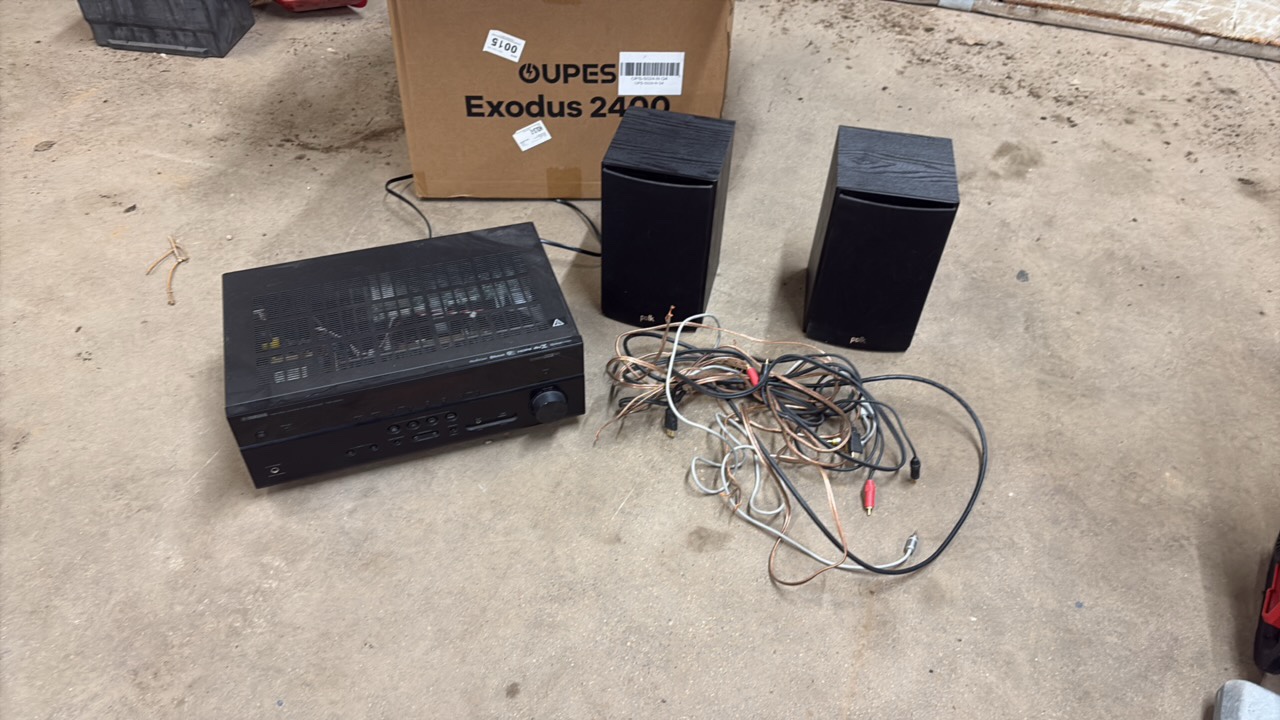 (2) Polk speakers T15  Yamaha TSR-5830 receiver